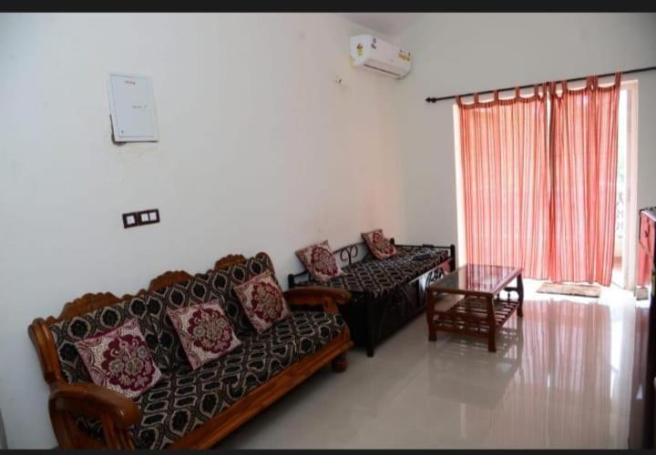 Cliff Heaven 2 Bhk Ac Apartment Orlim Eksteriør bilde
